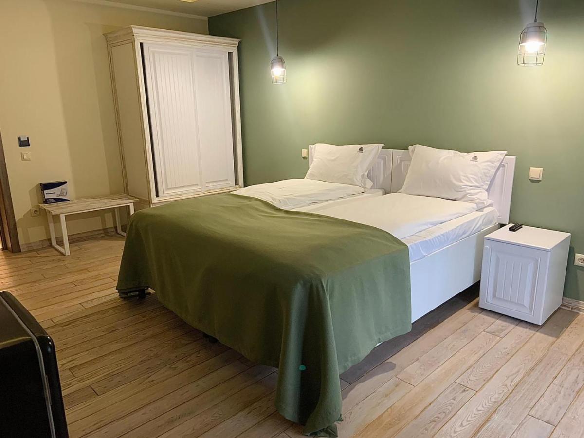 Casa Iustin Hotel Мороени Екстериор снимка