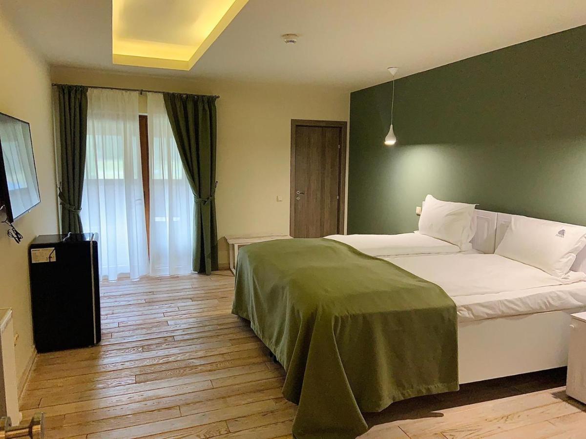 Casa Iustin Hotel Мороени Екстериор снимка